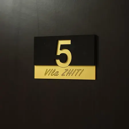 Zhiti Privatunterkunft