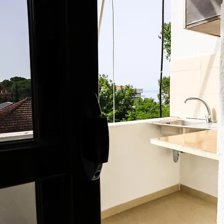 Privatunterkunft Zhiti