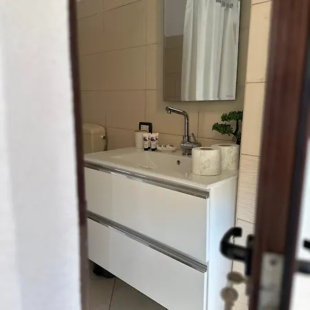 Zhiti Privatunterkunft *